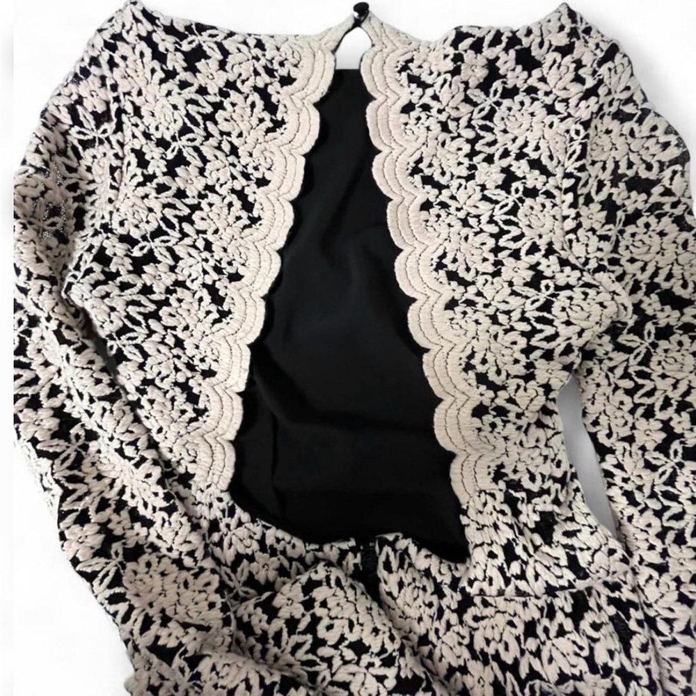 Alice + Olivia Black and Cream Floral Lace Dress open back - Picture 3 of 5